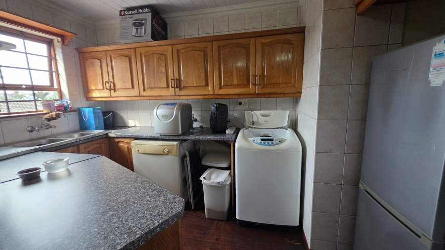 6 Bedroom Property for Sale in Dana Bay Western Cape